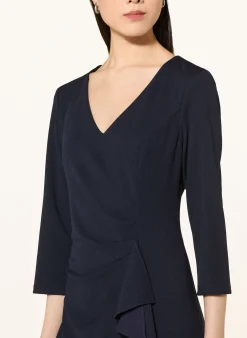 Abendkleid mit 3/4-Arm und Volants