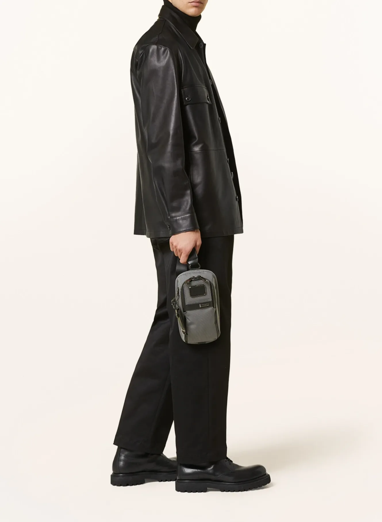 ALPHA Umhängetasche COMPACT SLING