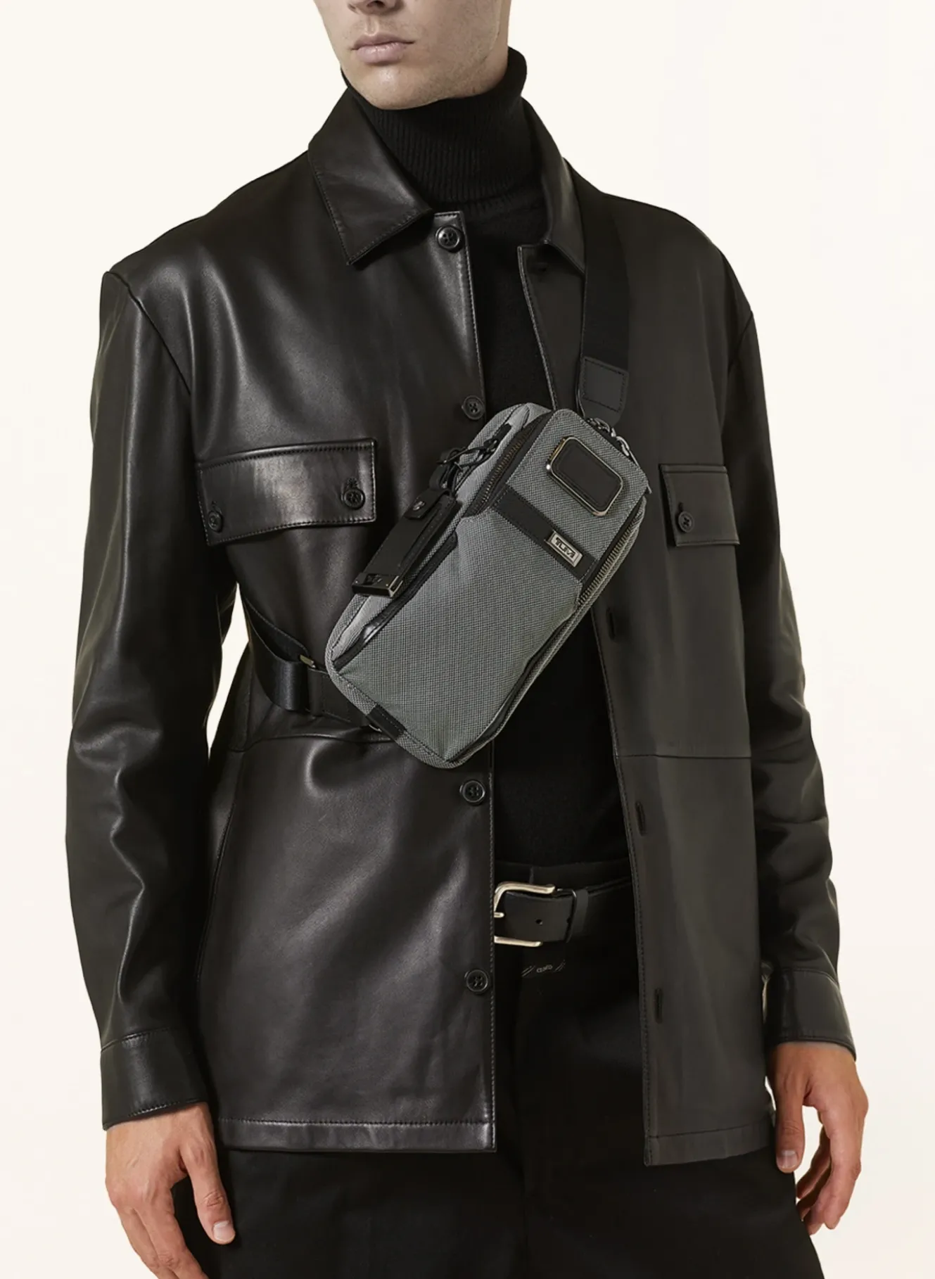 ALPHA Umhängetasche COMPACT SLING