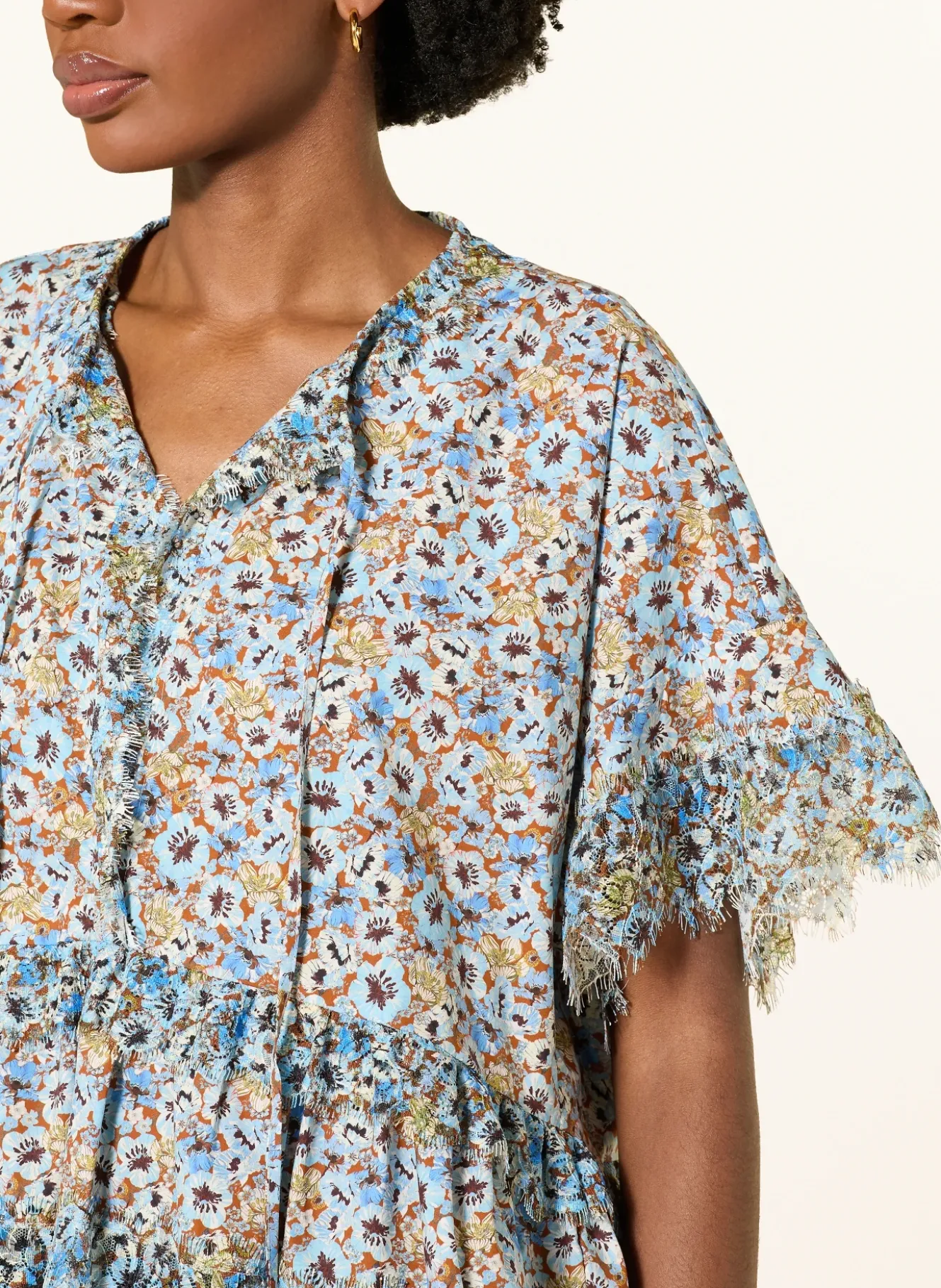 Blusenshirt FLORAL VOLUMES mit Spitze
