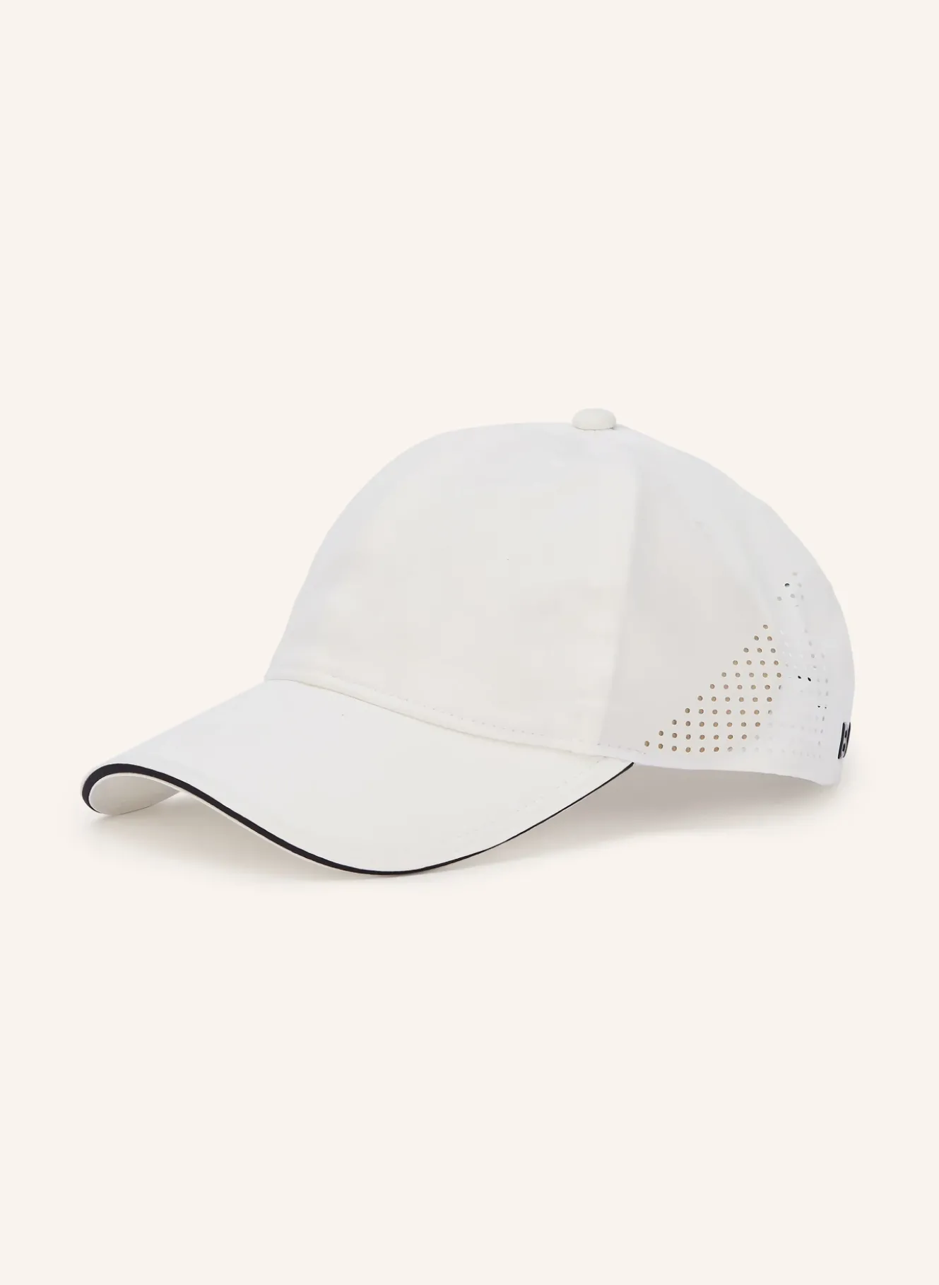 Cap LACH-TENNIS-On-COURT