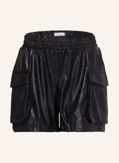 Cargoshorts in Lederoptik