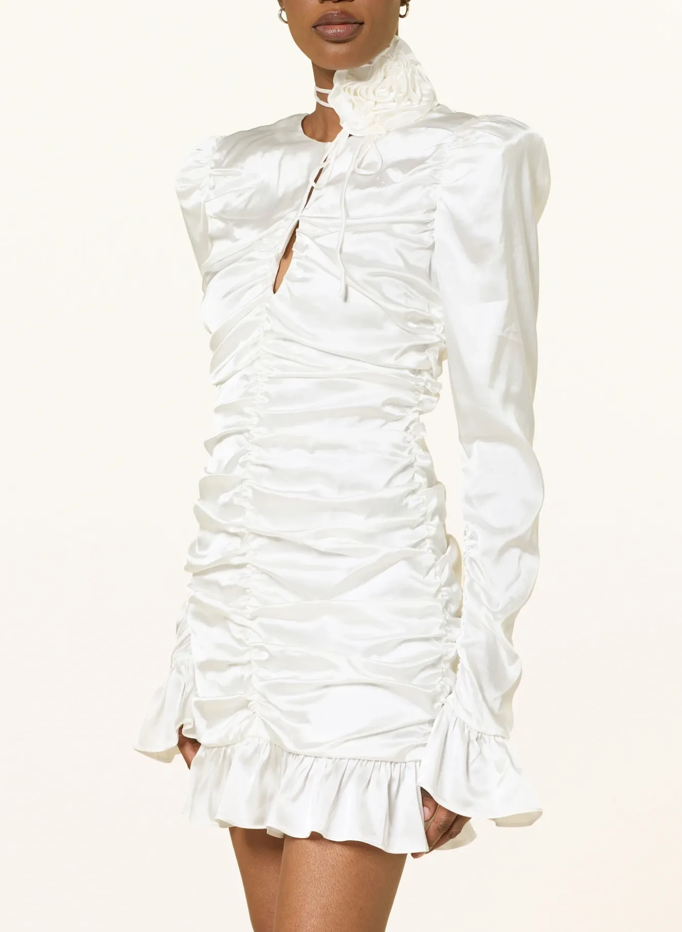 Cocktailkleid aus Satin mit Rüschen