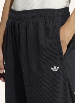 Cordhose im Jogging-Stil
