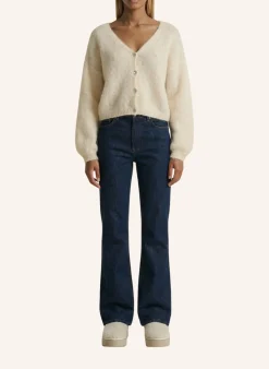 Cropped Cornelia