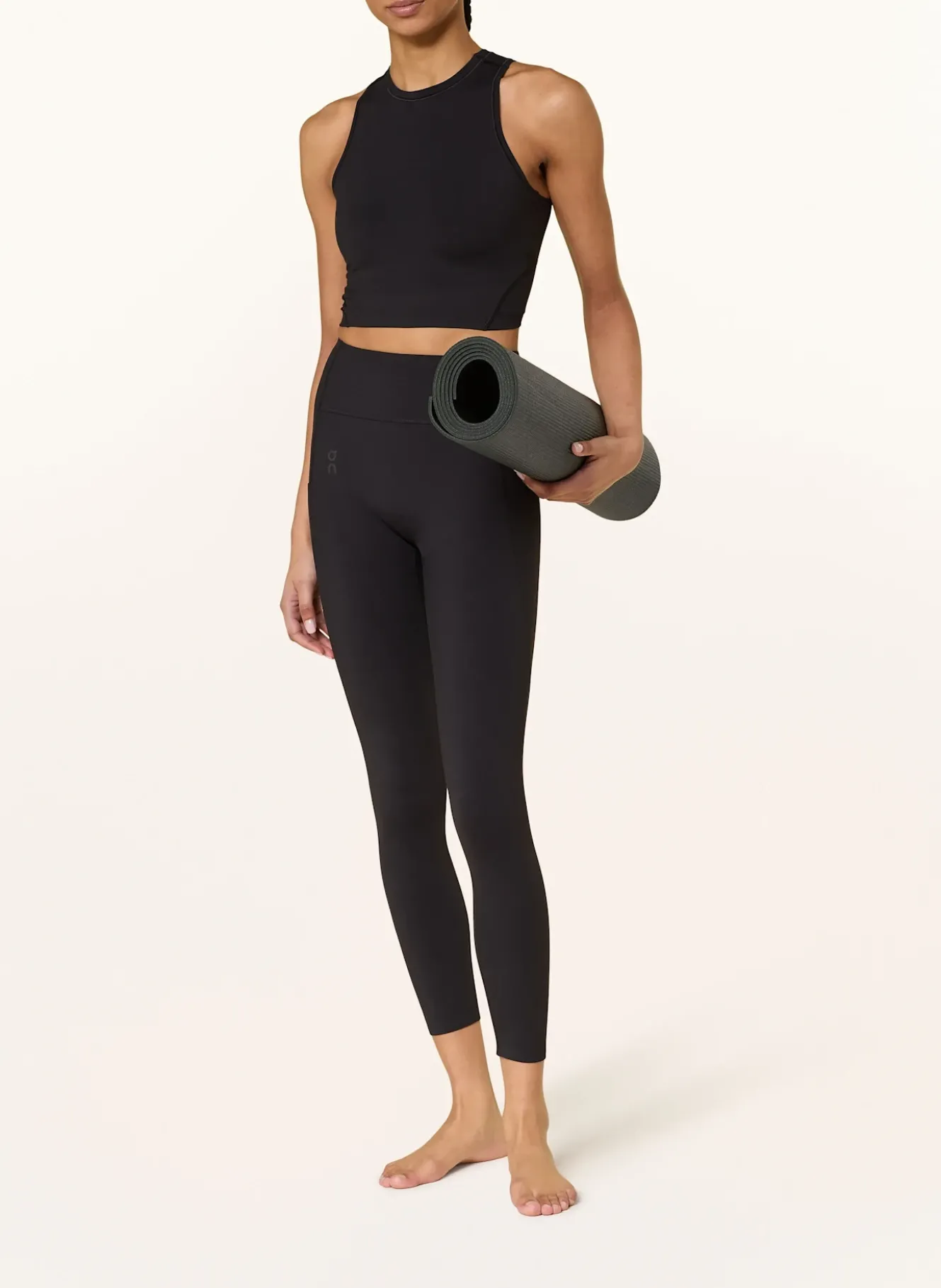 Cropped-Top STUDIO