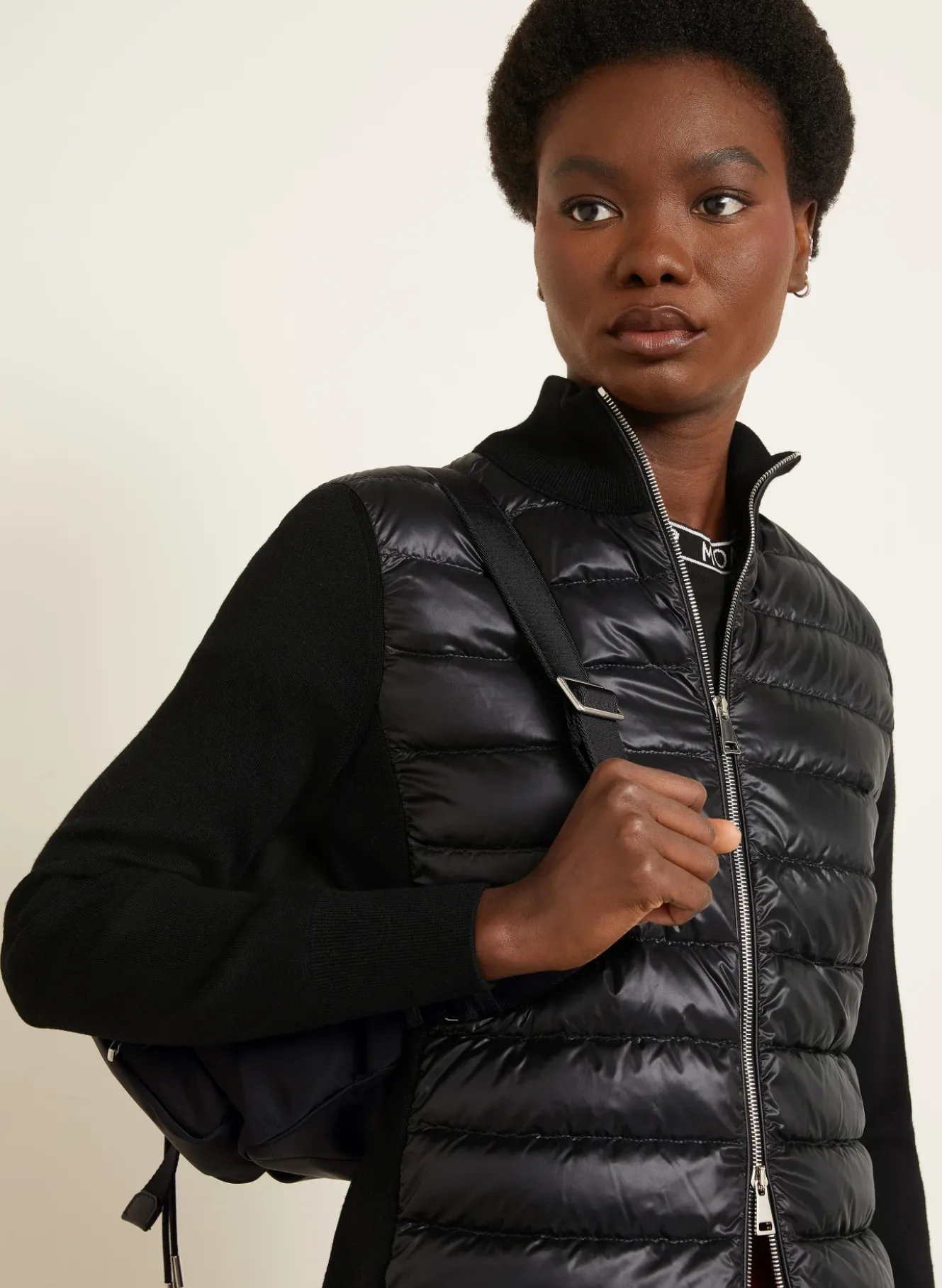 Daunenjacke im Materialmix