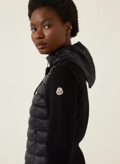 Daunenjacke im Materialmix
