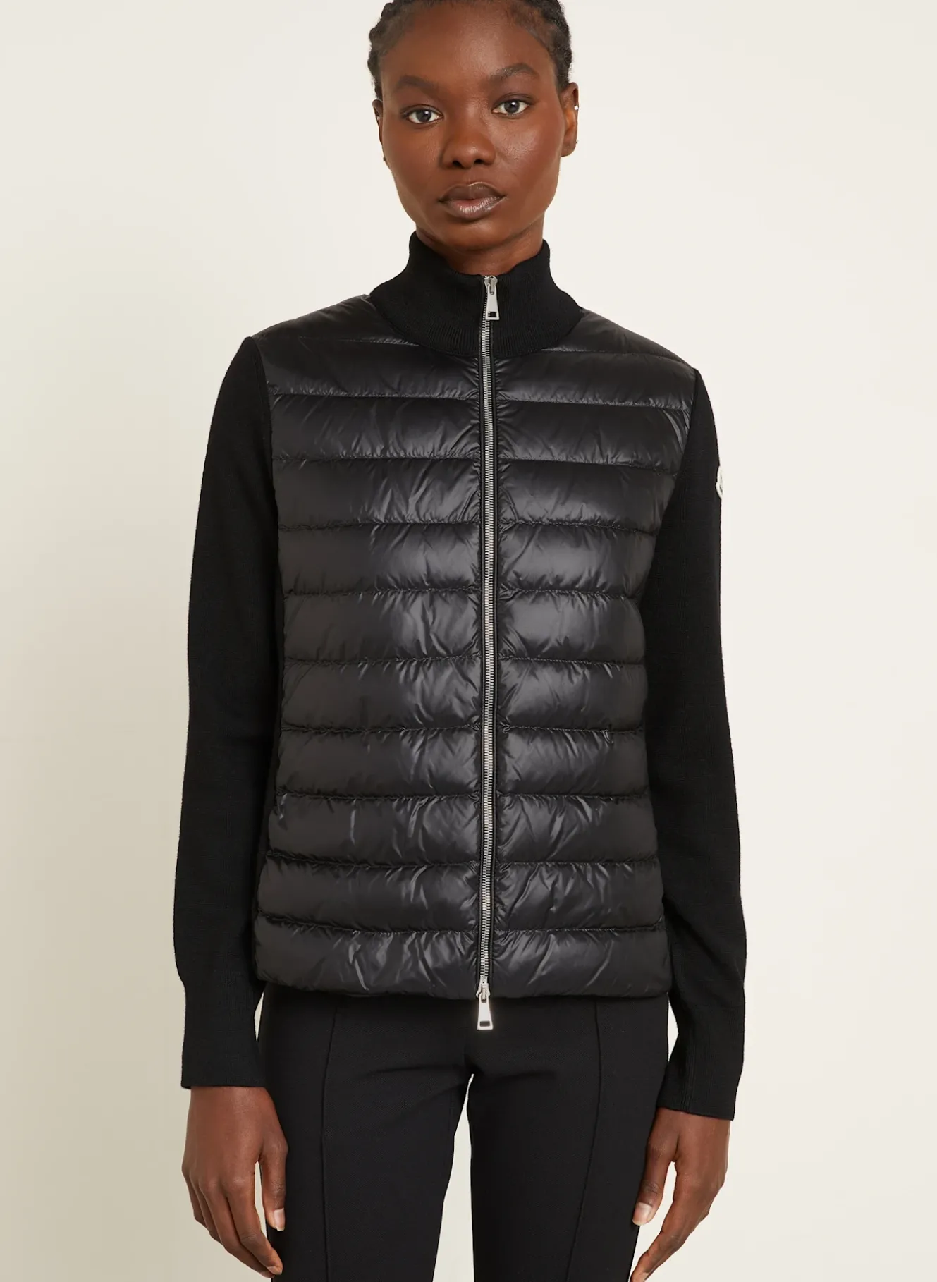 Daunenjacke im Materialmix