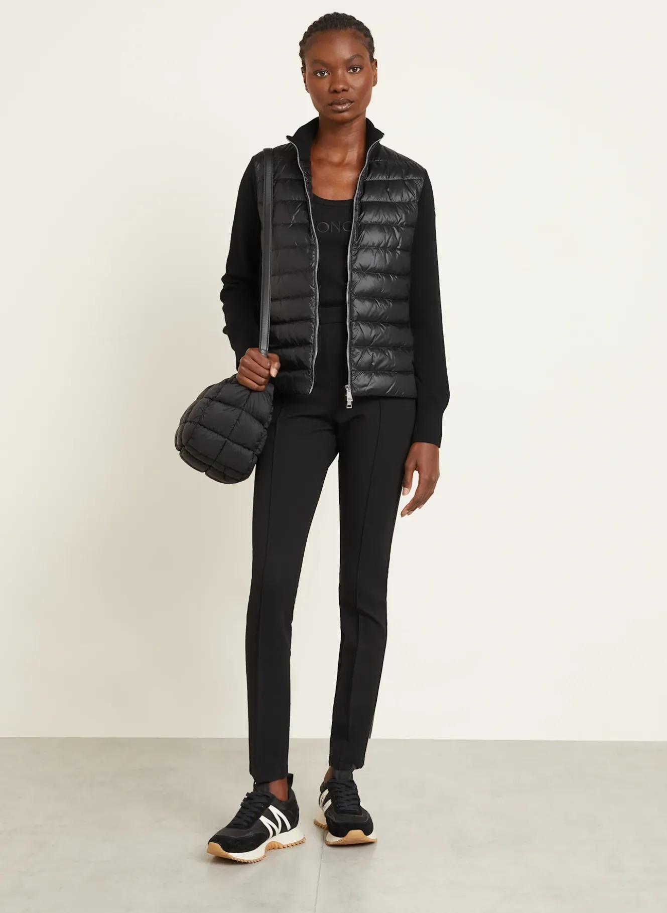 Daunenjacke im Materialmix