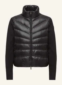 Daunenjacke im Materialmix