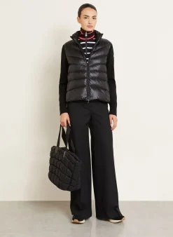 Daunenjacke im Materialmix