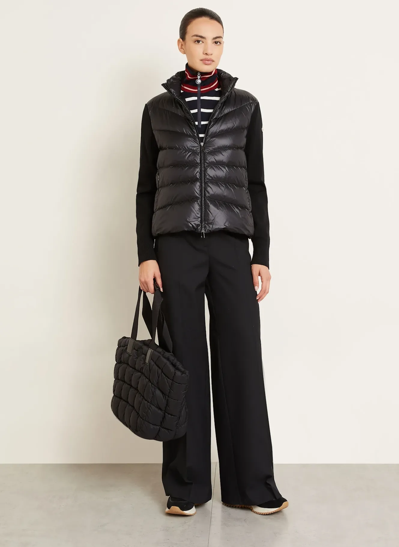 Daunenjacke im Materialmix
