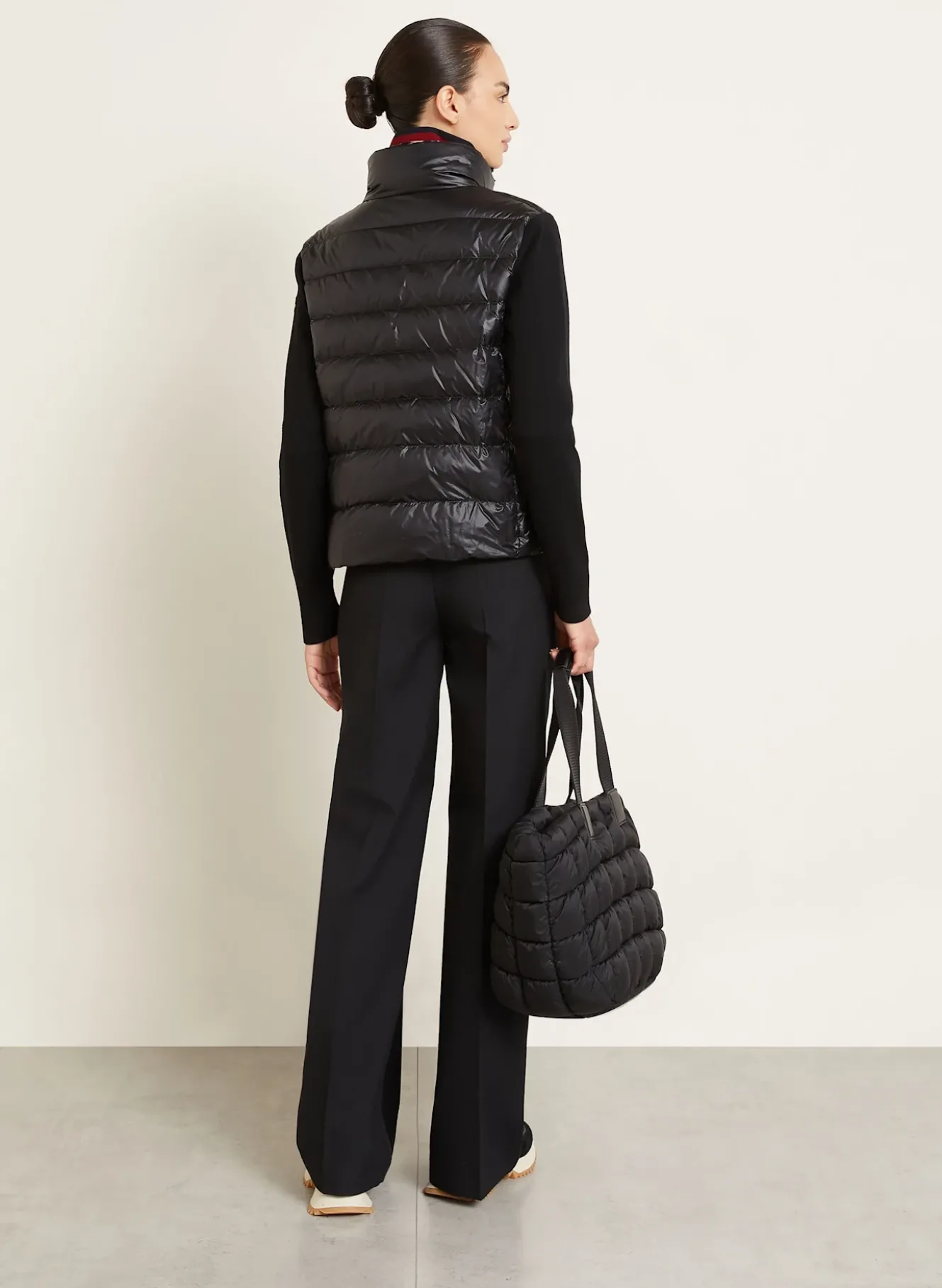 Daunenjacke im Materialmix