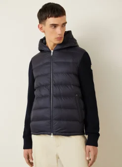 Daunenjacke im Materialmix