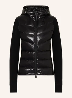 Daunenjacke im Materialmix