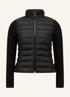 Daunenjacke im Materialmix