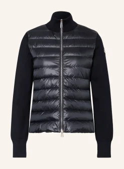 Daunenjacke im Materialmix