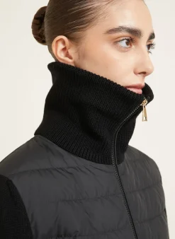 Daunenjacke im Materialmix