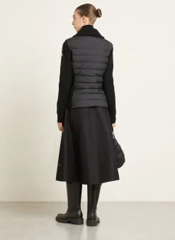 Daunenjacke im Materialmix