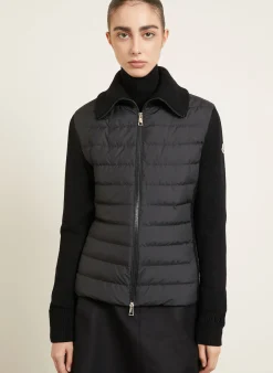Daunenjacke im Materialmix