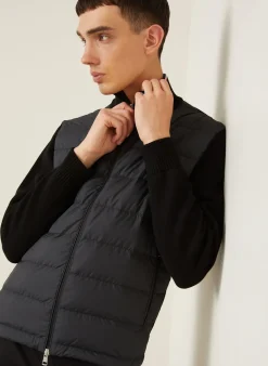 Daunenjacke im Materialmix
