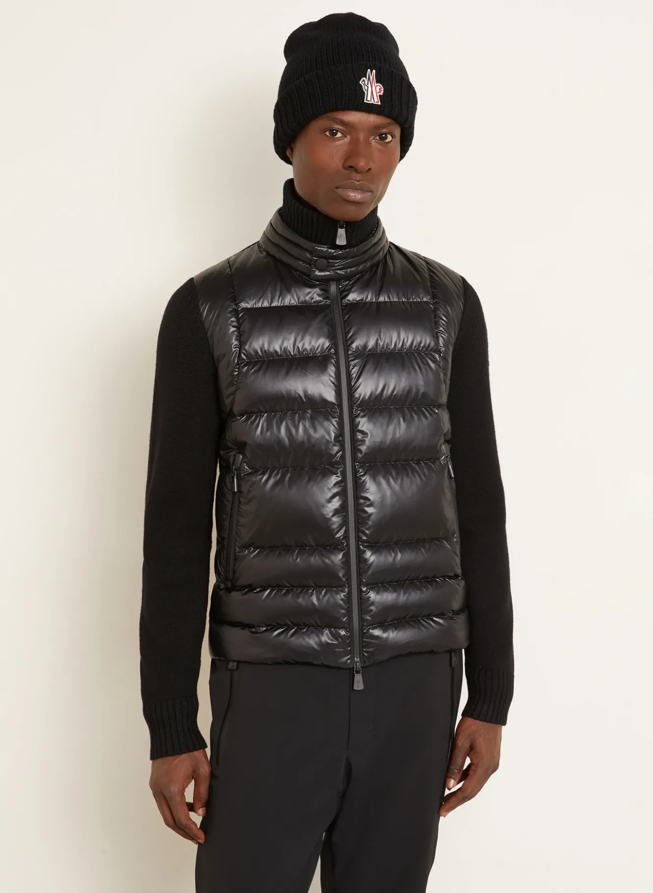 Daunenjacke im Materialmix