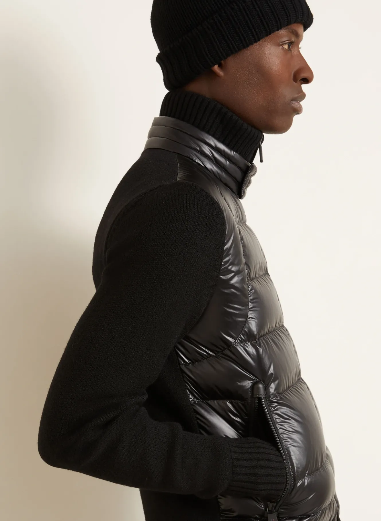 Daunenjacke im Materialmix