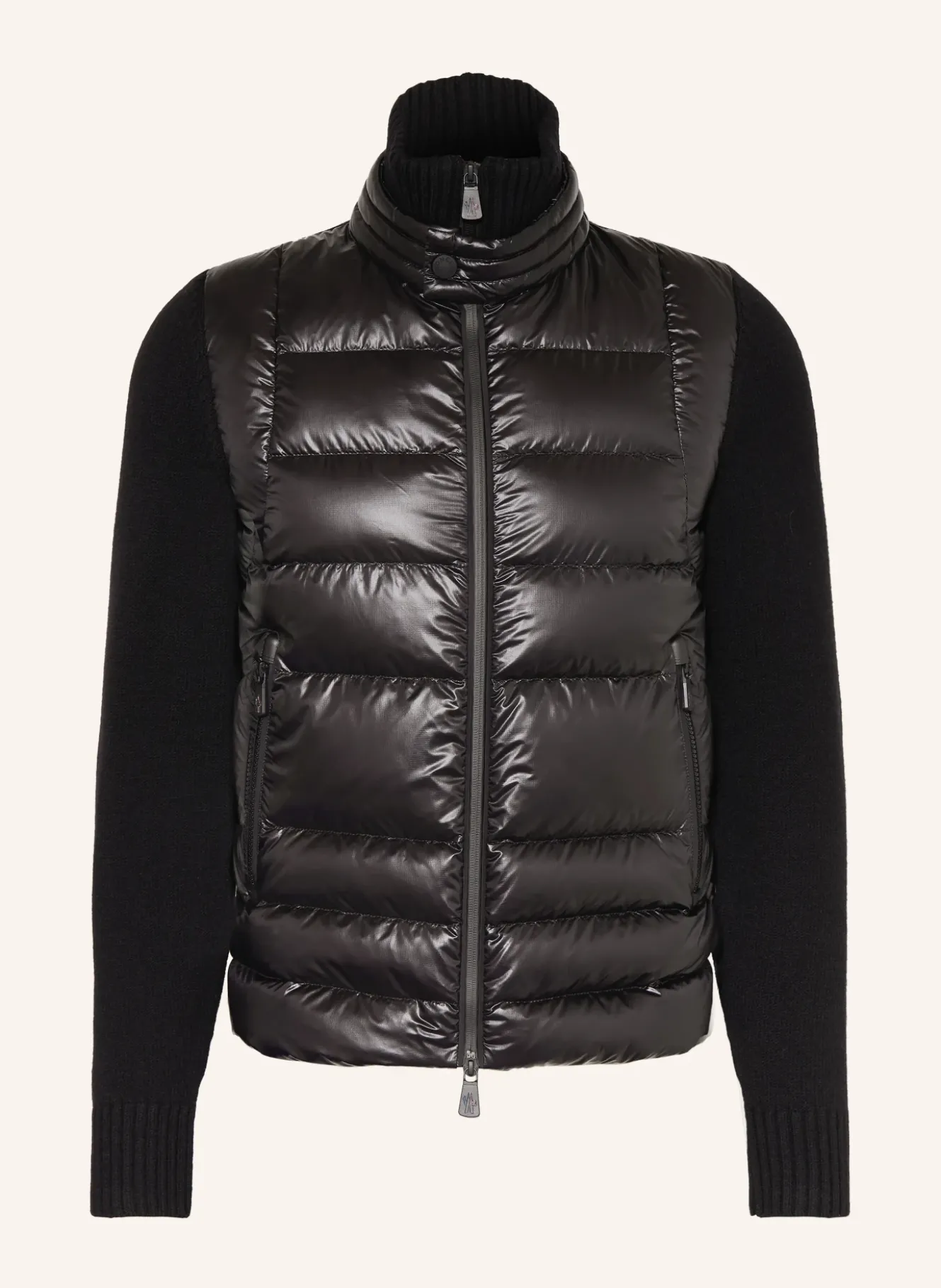 Daunenjacke im Materialmix