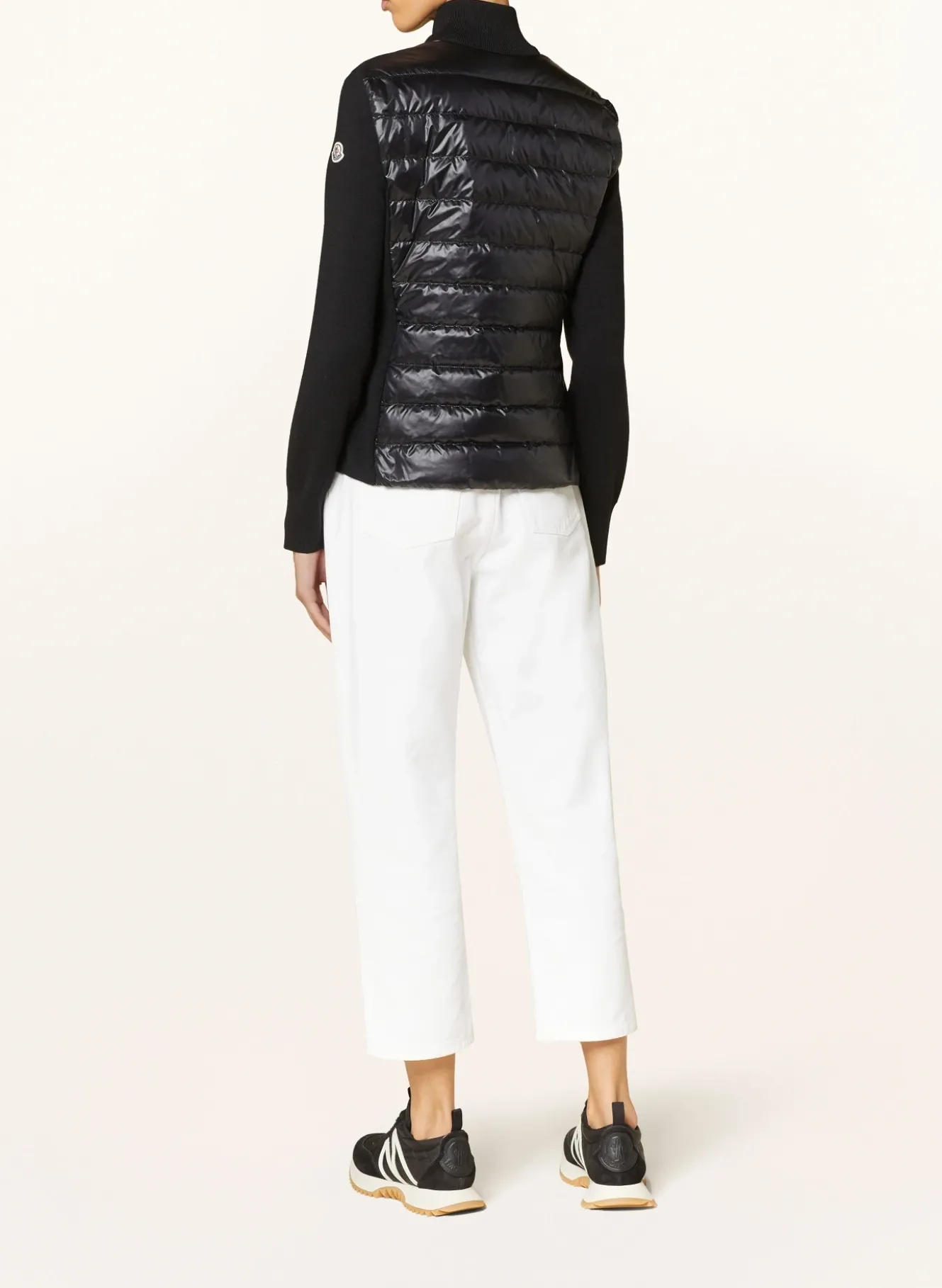 Daunenjacke im Materialmix