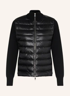 Daunenjacke im Materialmix