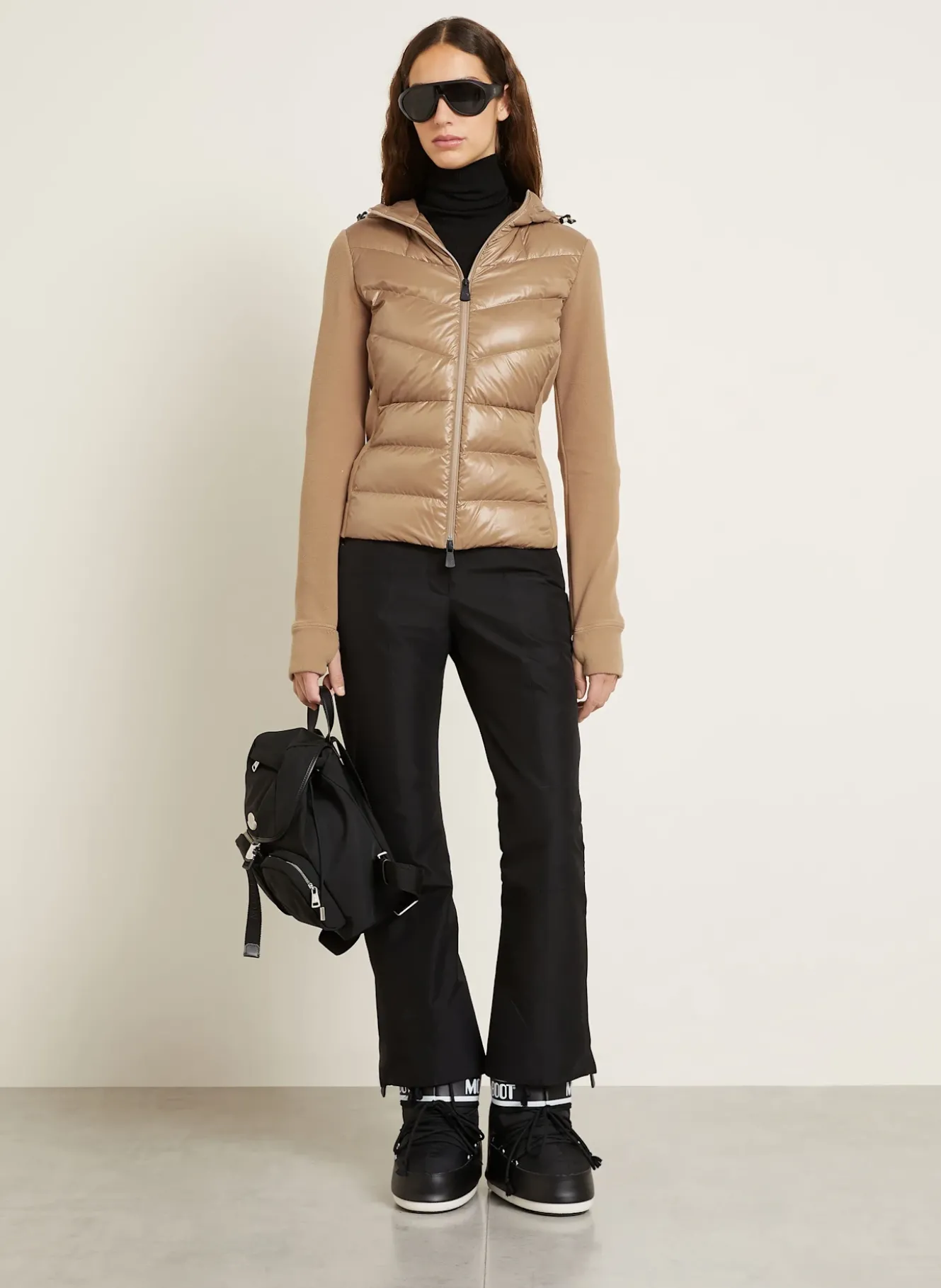 Daunenjacke im Materialmix