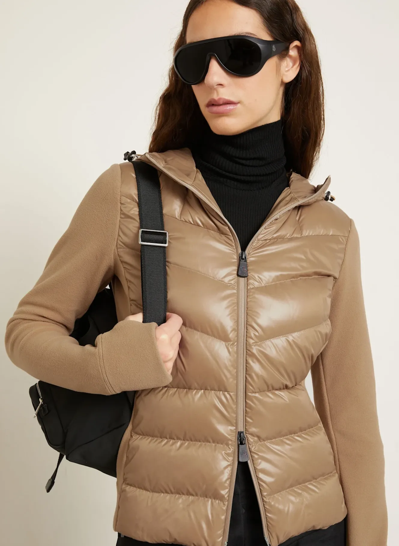 Daunenjacke im Materialmix