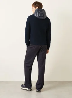 Daunenjacke im Materialmix