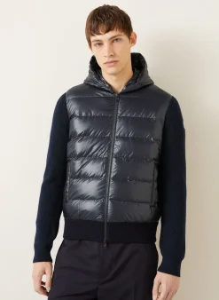 Daunenjacke im Materialmix