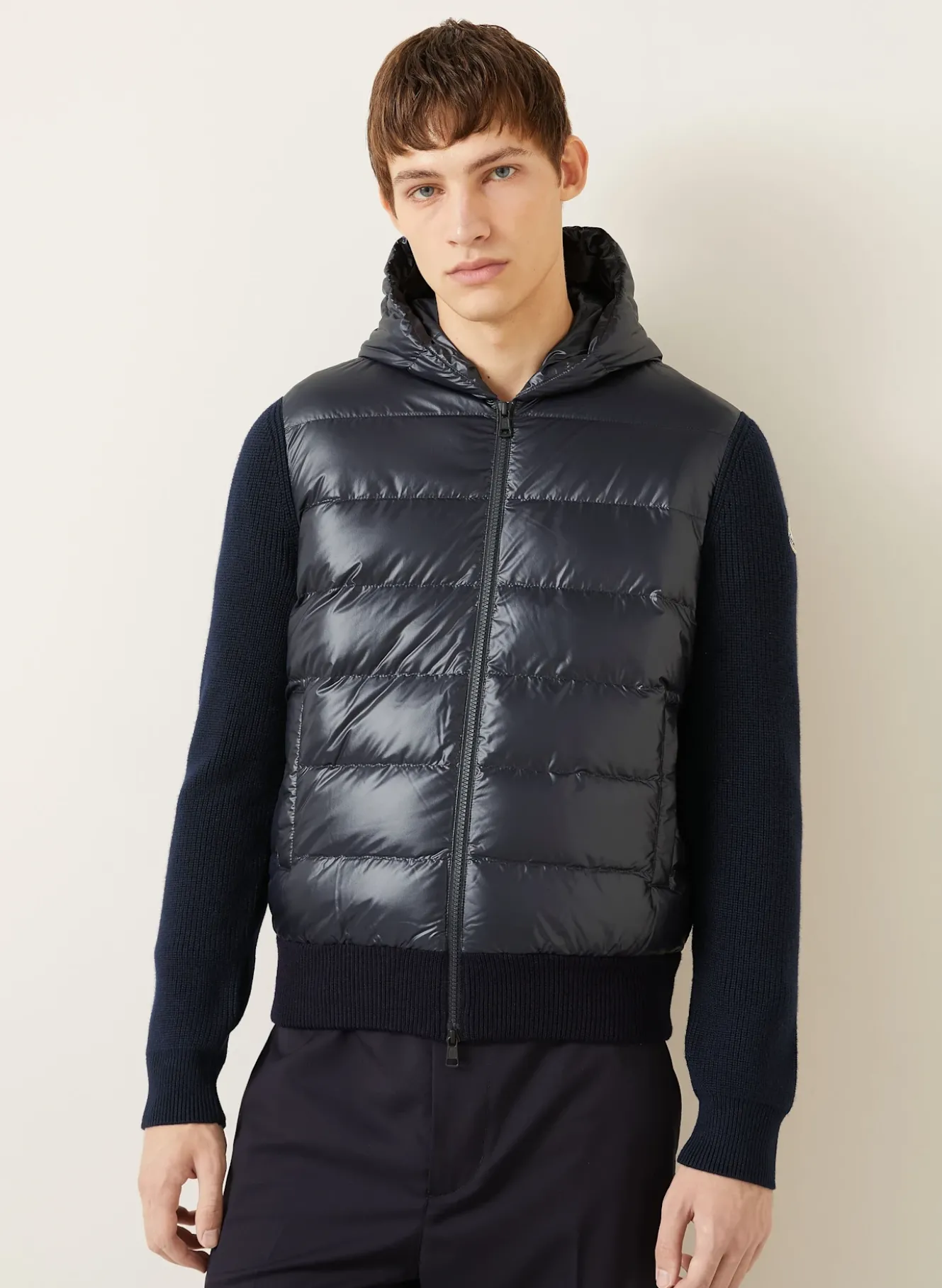 Daunenjacke im Materialmix