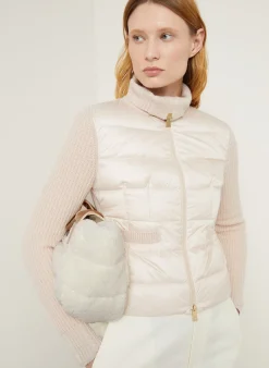 Daunenjacke im Materialmix