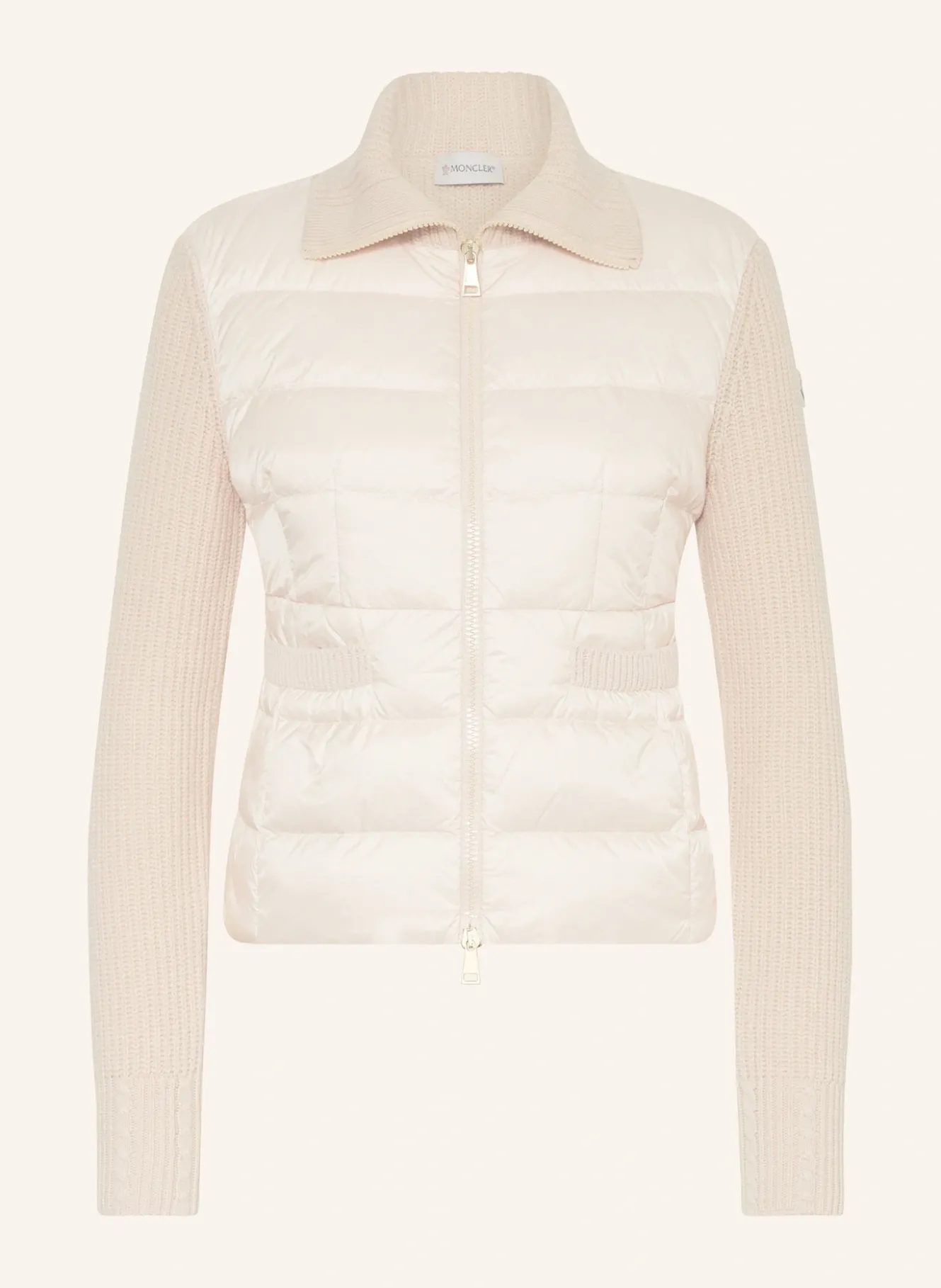 Daunenjacke im Materialmix