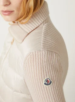 Daunenjacke im Materialmix