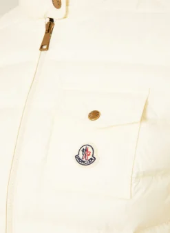 Daunenjacke im Materialmix