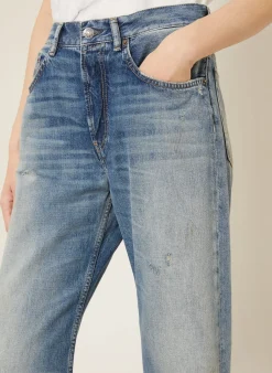 Destroyed Jeans