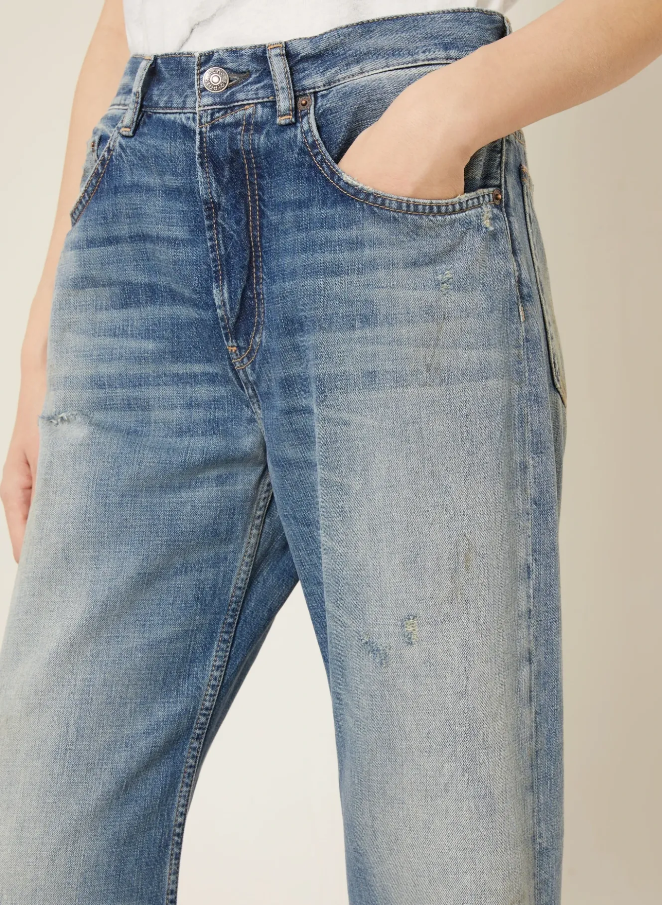 Destroyed Jeans