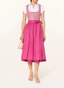 Dirndl im Materialmix