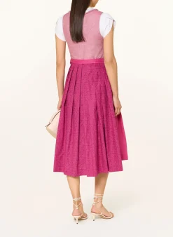 Dirndl im Materialmix