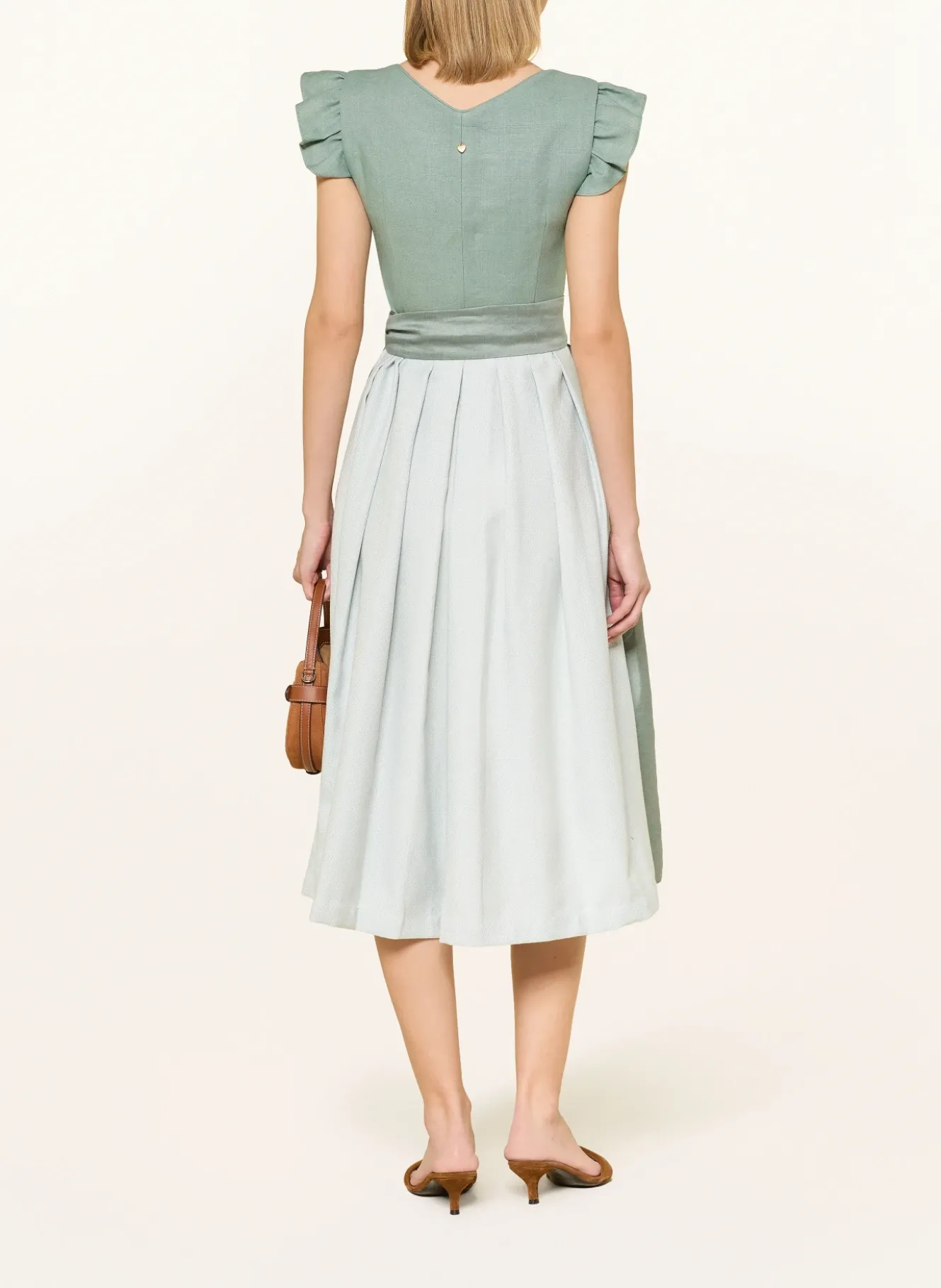 Dirndl MARIE mit Leinen und Rüschen
