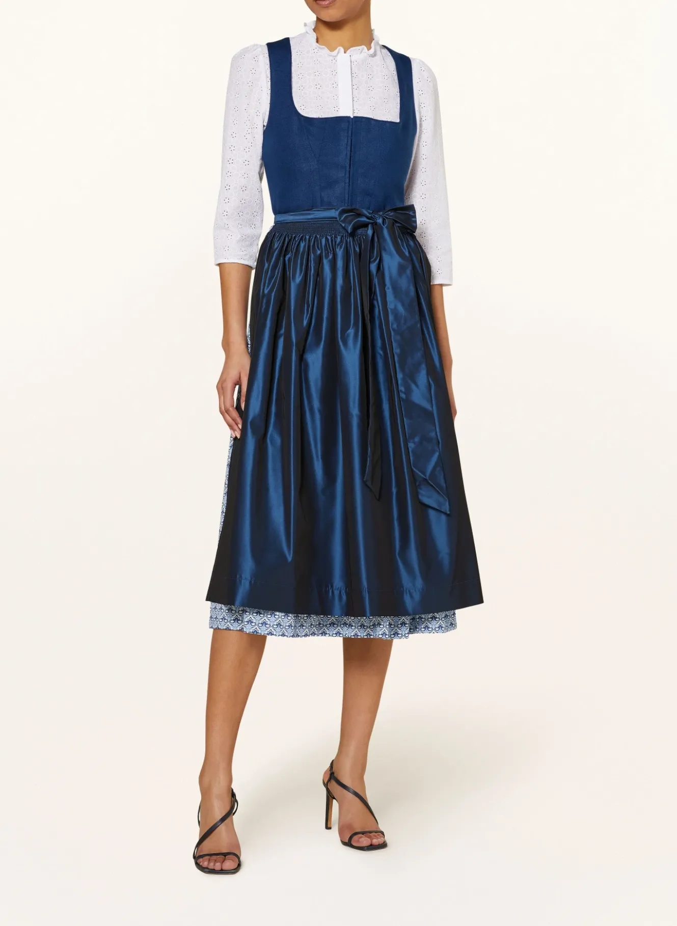 Dirndl mit Leinen