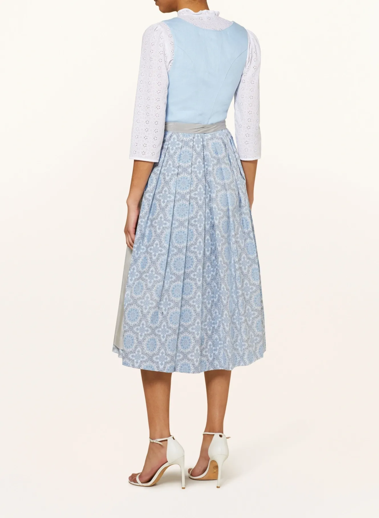 Dirndl mit Leinen