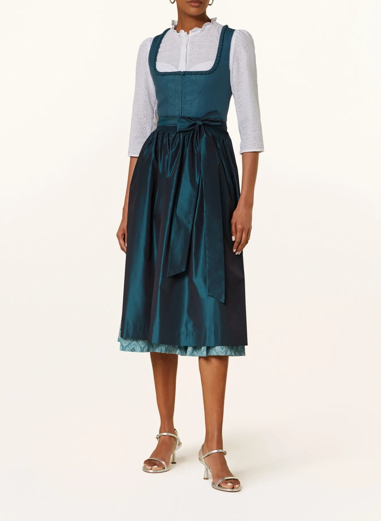 Dirndl mit Seide