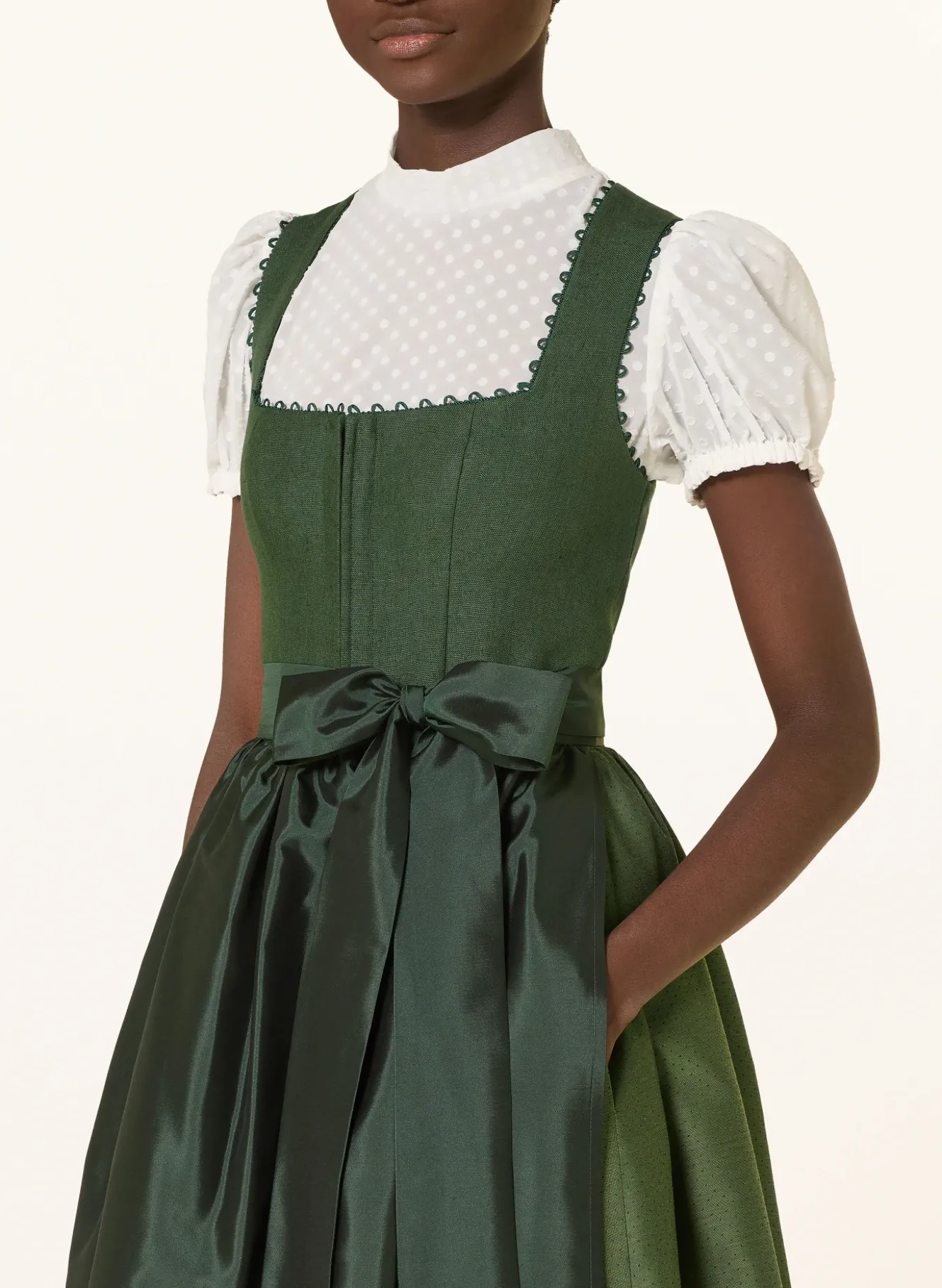 Dirndl MÜNCHEN mit Leinen