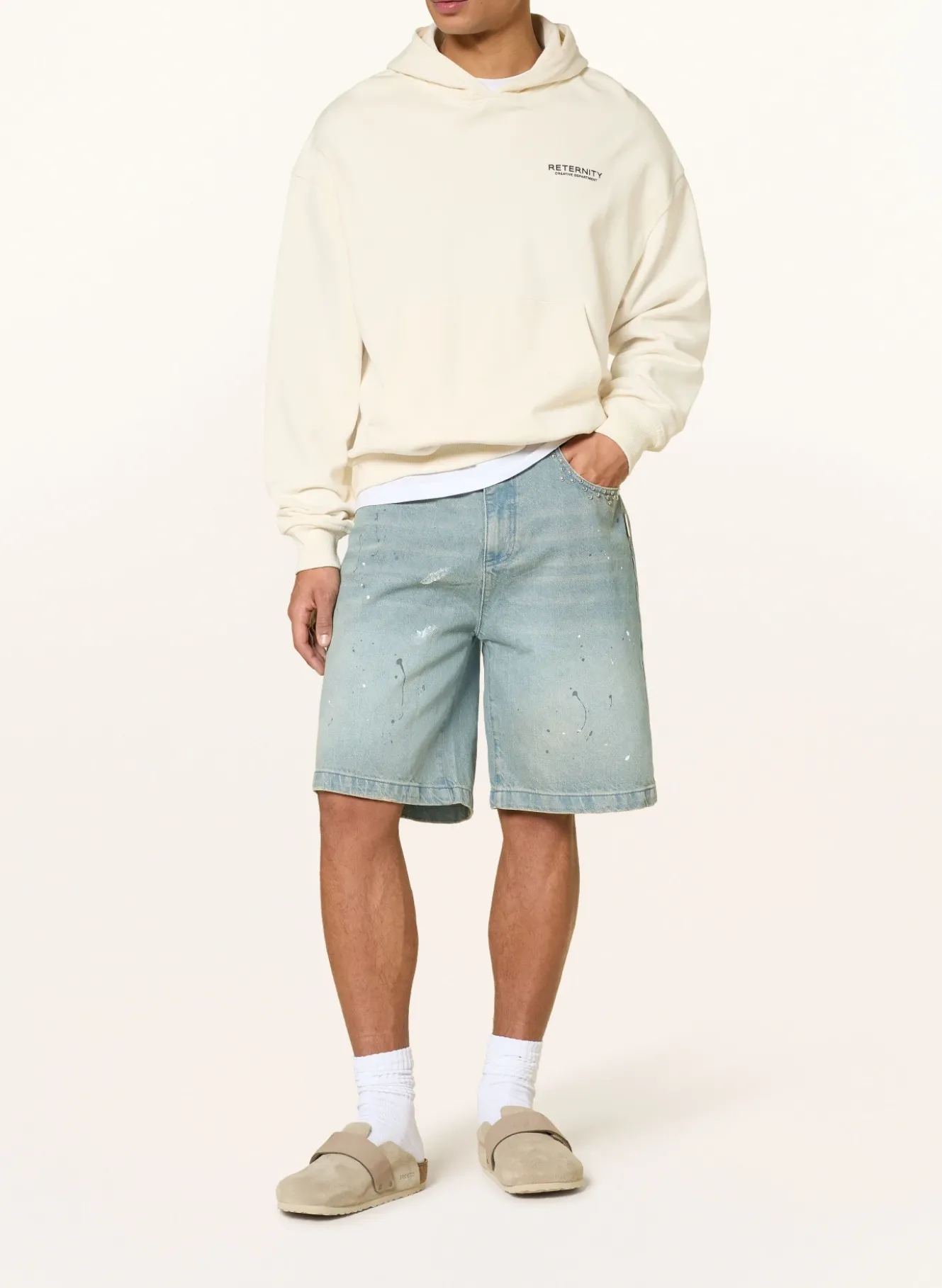 Jeansshorts mit Nieten